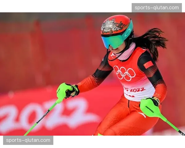 高山滑雪回转项目技术分析 弯道处理能力决定选手战力水平